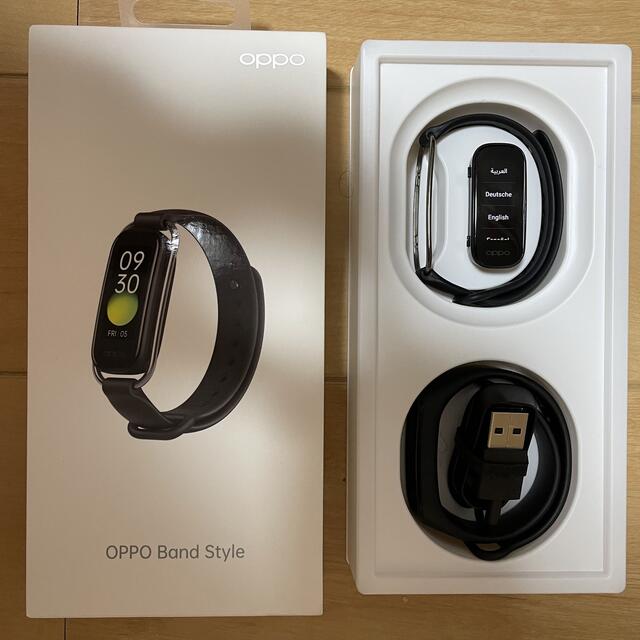 OPPO(オッポ)の【未使用に近い】OPPO Band Style ブラック ホワイトバンド付  スマホ/家電/カメラのスマホアクセサリー(その他)の商品写真