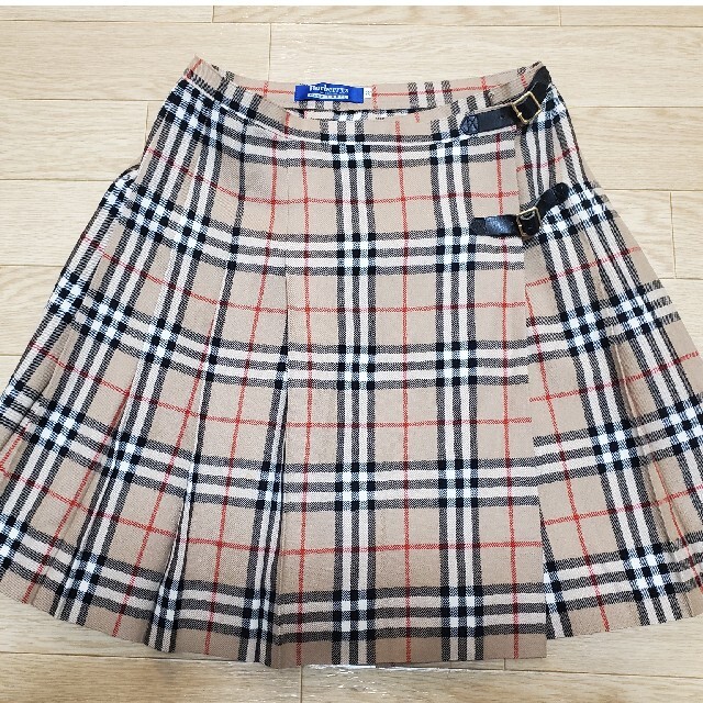 BURBERRY BLUE LABEL(バーバリーブルーレーベル)のBURBERRY BLUE LABELスカート レディースのスカート(ミニスカート)の商品写真