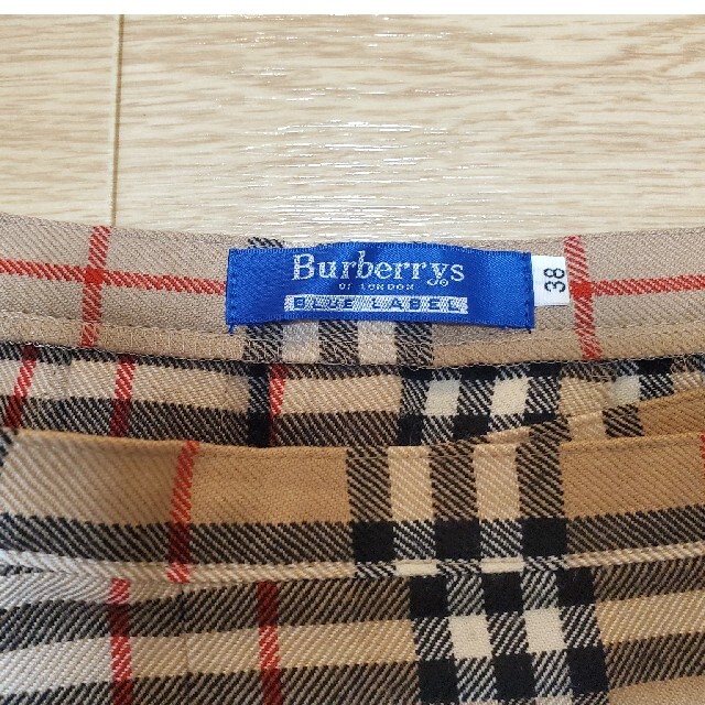 BURBERRY BLUE LABEL(バーバリーブルーレーベル)のBURBERRY BLUE LABELスカート レディースのスカート(ミニスカート)の商品写真