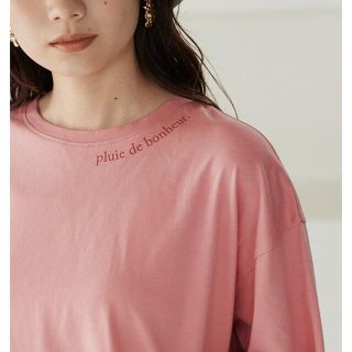 ネックラインロゴロングスリーブTシャツ