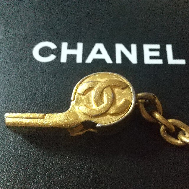 CHANEL(シャネル)の希少価値☆CHANEL ヴィンテージシャネル ホイッスル チャーム ゴールド レディースのアクセサリー(チャーム)の商品写真