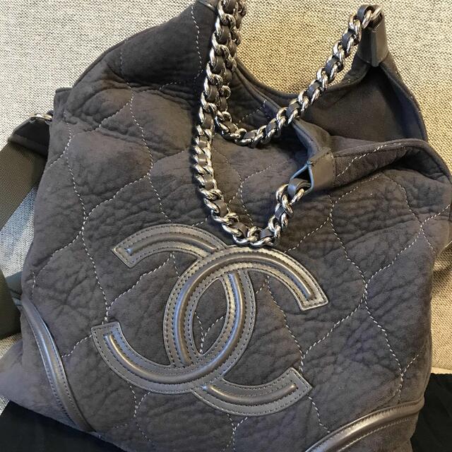 CHANEL(シャネル)のCHANEL シャネル　ムートン　グレー　ショルダーバッグ レディースのバッグ(ショルダーバッグ)の商品写真