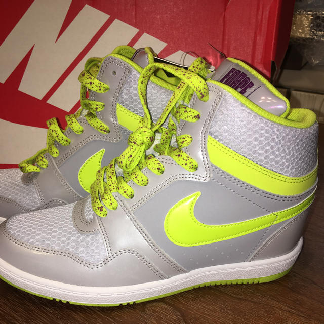 NIKE - 新品 ナイキ NIKE FORCE SKY HIGH ヒールスニーカーの通販 by ...