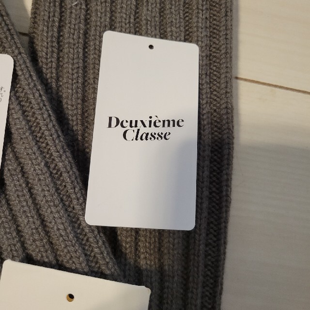 DEUXIEME CLASSE(ドゥーズィエムクラス)のアームカバー　カーキ　試着のみ レディースのファッション小物(手袋)の商品写真