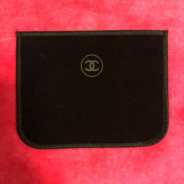 CHANEL(シャネル)の美品♡CHANELコスメケース４枚セット コスメ/美容のベースメイク/化粧品(その他)の商品写真