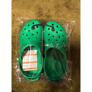 クロックス(crocs)のクロックス【新品未使用】(サンダル)