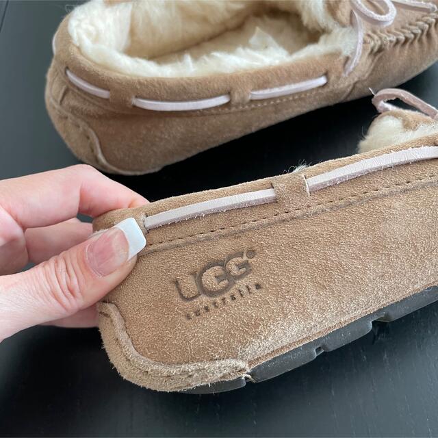 UGG(アグ)のUGG モカシン ダコタ　23cm 6 ベージュ×ピンク レディースの靴/シューズ(スリッポン/モカシン)の商品写真
