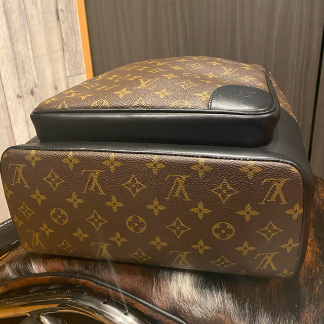 LOUIS VUITTON(ルイヴィトン)の期間限定価格LOUIS  VUITTON ディーン•バックパック メンズのバッグ(バッグパック/リュック)の商品写真