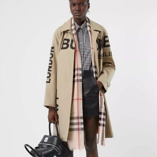 バーバリー(BURBERRY)の値下！【新品未使用】バーバリーライトウェイト チェック ウール＆シルク スカーフ(バンダナ/スカーフ)