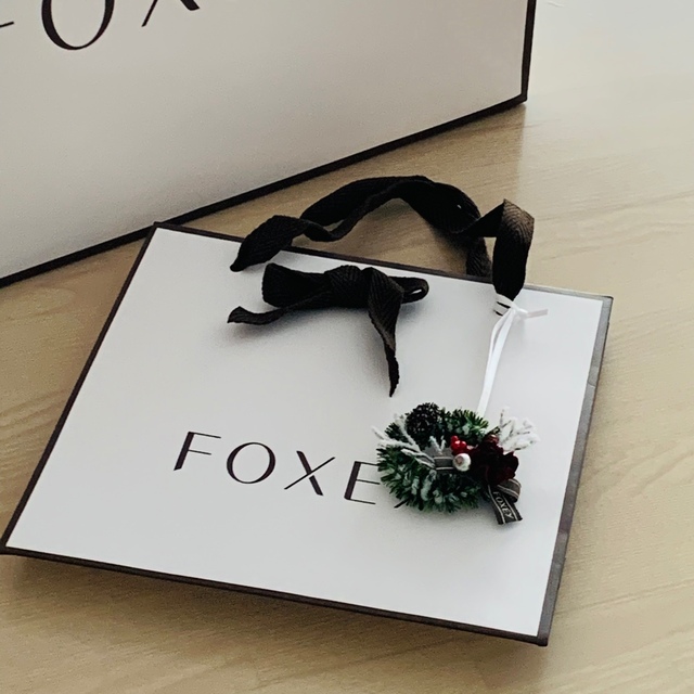 FOXEY(フォクシー)のフォクシー ☆ショッパー☆小サイズ☆クリスマスチャーム付き レディースのバッグ(ショップ袋)の商品写真