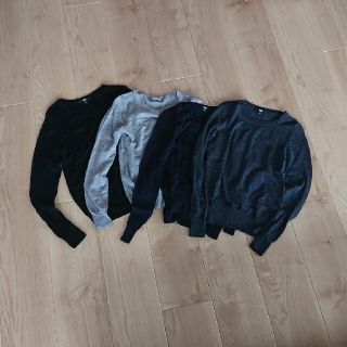 ユニクロ(UNIQLO)のユニクロ エクストラファインメリノ クルーネック 長袖 M 4色セット 黒 紺(ニット/セーター)