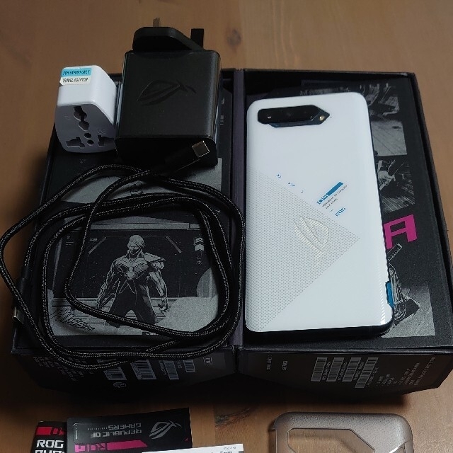 Asus ROG Phone 5S　ZS676KS 国際sim　美品