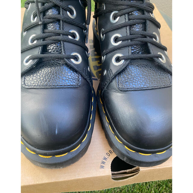 Dr.Martens(ドクターマーチン)の【激レア】Dr.Martens DARIA UK3 黒 厚底 32ホール ダリア レディースの靴/シューズ(ブーツ)の商品写真