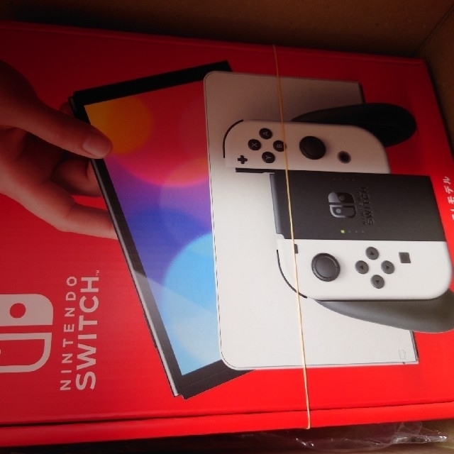 新型 Nintendo Switch 有機ELモデル ホワイト 本体 エンタメ/ホビーのゲームソフト/ゲーム機本体(家庭用ゲーム機本体)の商品写真