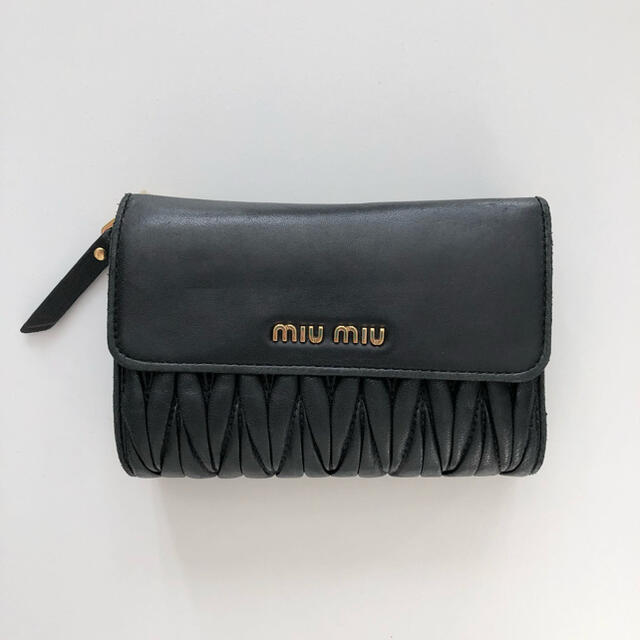 miumiu 折り畳み財布　マテラッセ　ブラック