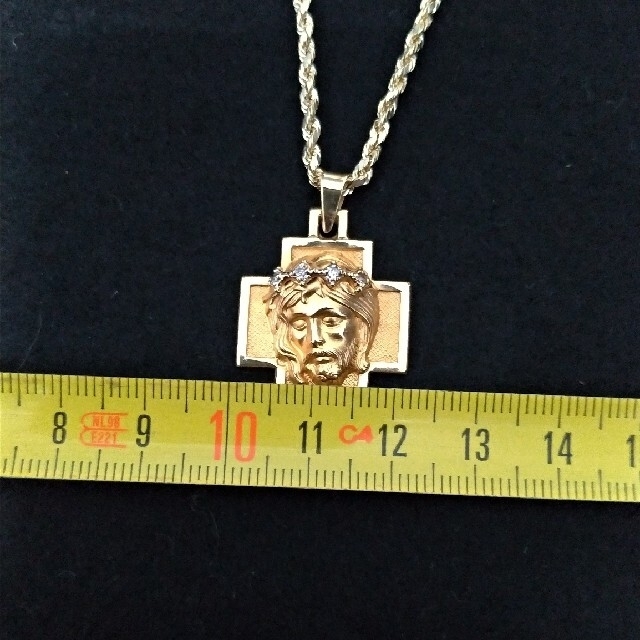 上品 14K イエローゴールド ジーザス ペンダントトップ ダイヤモンド