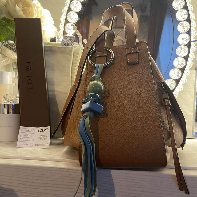 LOEWE ロエベ♡アナグラムチャーム パンチング レザー ブラック - 通販