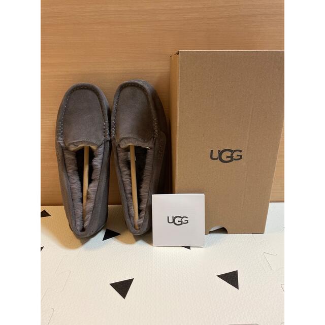 UGG(アグ)の新作 ウォータープルーフ UGG アンスレー サンダークラウド US7 レディースの靴/シューズ(スリッポン/モカシン)の商品写真