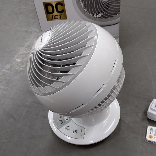アイリスオーヤマ(アイリスオーヤマ)のIRIS サーキュレーター 扇風機  PCF-SDC15T スマホ/家電/カメラの冷暖房/空調(サーキュレーター)の商品写真