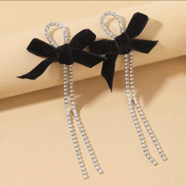 訳あり❤︎ribbon (BLACK🐈‍⬛)❤︎pierce レディースのアクセサリー(ピアス)の商品写真