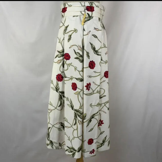 Ballsey(ボールジィ)のボールジィ トゥモローランド BALLSEY スカート 花柄 タック ロング レディースのスカート(ロングスカート)の商品写真