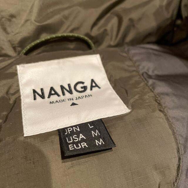 NANGA(ナンガ)のナンガ　オーロラダウンジャケット　Lサイズ　カーキ　美品 メンズのジャケット/アウター(ダウンジャケット)の商品写真