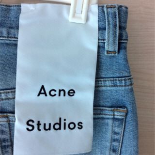 アクネ(ACNE)の最終値下げ 新品未使用 Acne 人気デニム (デニム/ジーンズ)