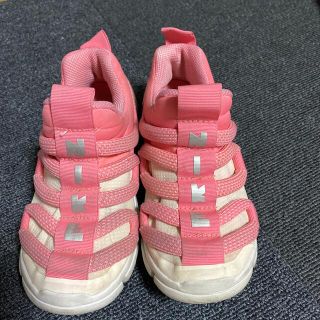 ナイキ(NIKE)の女の子 NIKE 18cm  可愛いpinkshoes お値引しました(スニーカー)