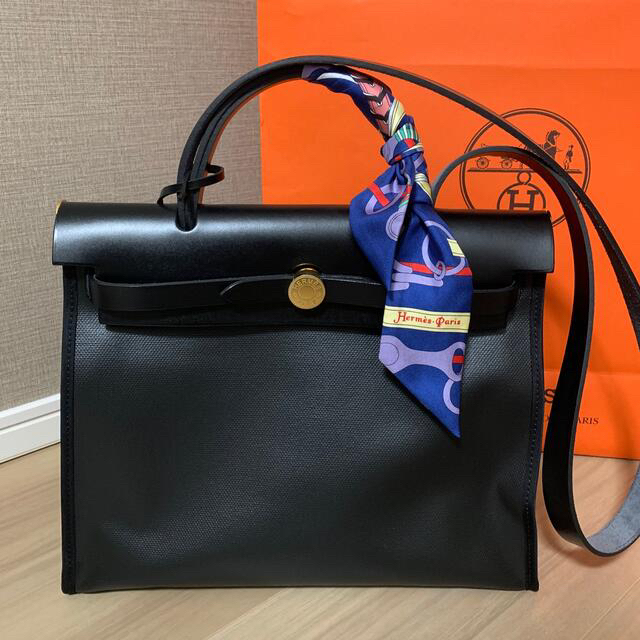 Hermes(エルメス)のHERMES エールバッグジップ　トワイル　31 エルメス  レディースのバッグ(ハンドバッグ)の商品写真