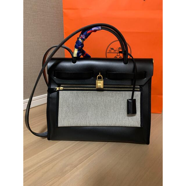 Hermes(エルメス)のHERMES エールバッグジップ　トワイル　31 エルメス  レディースのバッグ(ハンドバッグ)の商品写真