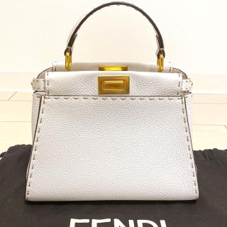 フェンディ(FENDI)のFENDI フェンディー ピーカブー ピーカブーミニ ホワイト(ハンドバッグ)