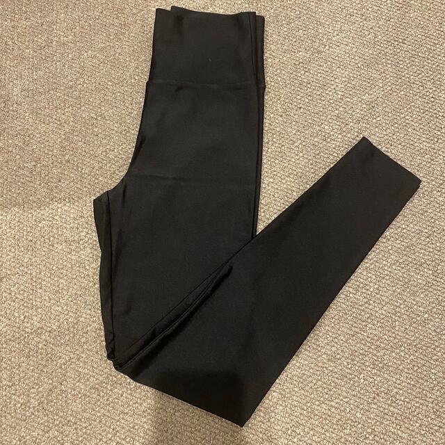 lululemon(ルルレモン)のForever 21 レギンス 光沢 Black / ルルレモン レディースのレッグウェア(レギンス/スパッツ)の商品写真