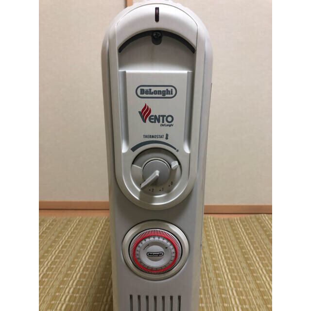 DeLonghi(デロンギ)のDeLonghi V551115EFS デロンギ　オイルヒーター スマホ/家電/カメラの冷暖房/空調(オイルヒーター)の商品写真