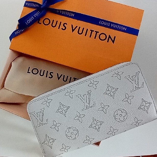 LOUIS VUITTON(ルイヴィトン)の【TKTK様専用】ルイヴィトン マヒナ 長財布 レディースのファッション小物(財布)の商品写真