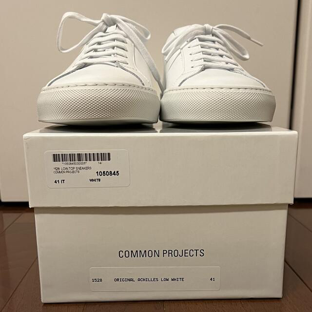 COMMON PROJECTS(コモンプロジェクト)の新品　コモンプロジェクト　COMMON PROJECTS  アキレス　41 白 メンズの靴/シューズ(スニーカー)の商品写真