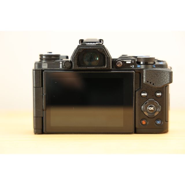 OLYMPUS(オリンパス)のOLYMPUS E-M5 Mark2 スマホ/家電/カメラのカメラ(ミラーレス一眼)の商品写真