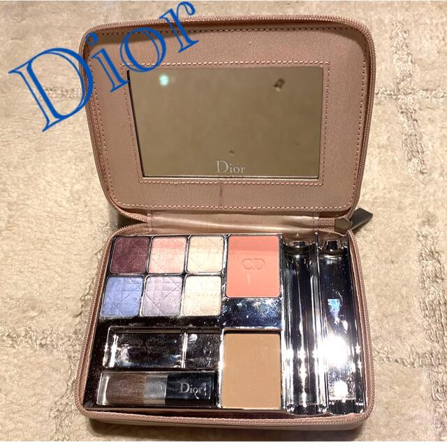 Christian Dior(クリスチャンディオール)のDior ミラー付きメイクパレット コスメ/美容のキット/セット(コフレ/メイクアップセット)の商品写真