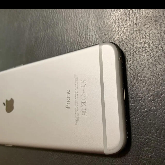 Apple(アップル)の中古 美品 ワイモバイル iPhone 6 シルバー 32G 本体 スマホ/家電/カメラのスマートフォン/携帯電話(スマートフォン本体)の商品写真