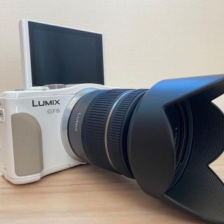 パナソニック(Panasonic)のPanasonic LUMIX GF6 ホワイト Wi-Fi内蔵＆自撮り(ミラーレス一眼)