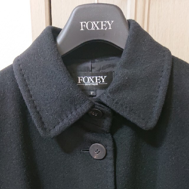 FOXEY(フォクシー)のFOXEY カシミヤ100％ ブラックコート 美品♪ レディースのジャケット/アウター(ロングコート)の商品写真