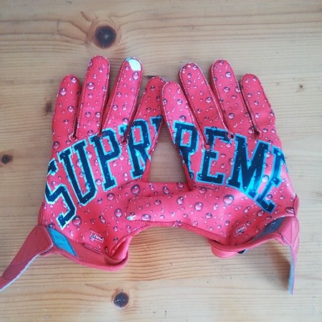 XL Supreme Nike Vapor Jet Gloves