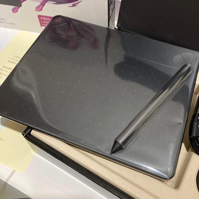 Wacom(ワコム)のWACOM ワコム　ペンタブ　CTH-490 ブラック　INTUOS スマホ/家電/カメラのPC/タブレット(PC周辺機器)の商品写真