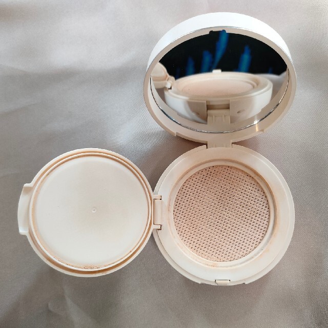 Dior(ディオール)のDior SKIN FOREVER Cushion Powder LIGHT コスメ/美容のベースメイク/化粧品(フェイスパウダー)の商品写真