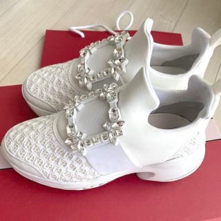 ロジェヴィヴィエ(ROGER VIVIER)のロジェヴィヴィエ　ヴィヴラン　スニーカー　スワロフスキー付き(スニーカー)