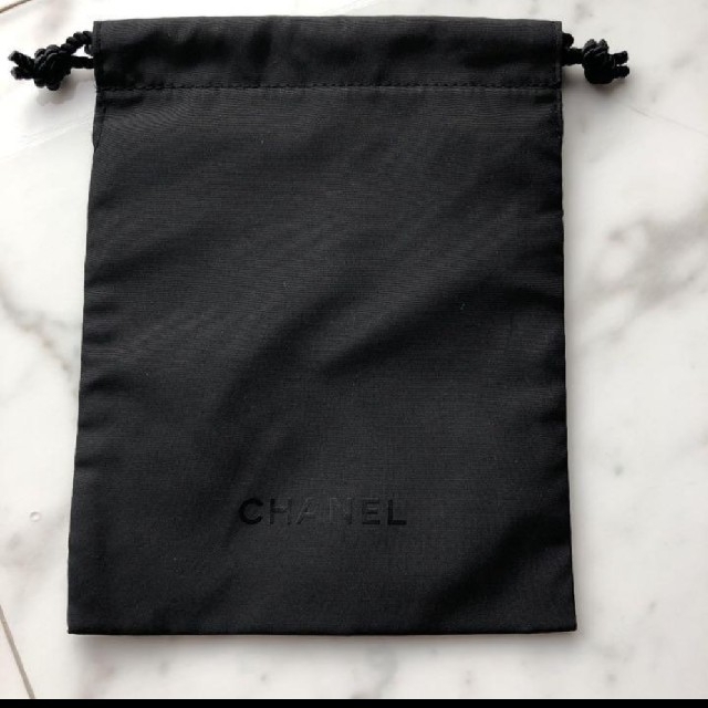 CHANEL(シャネル)のCHANEL　保存袋　巾着袋　ポーチ　ブラック レディースのファッション小物(ポーチ)の商品写真
