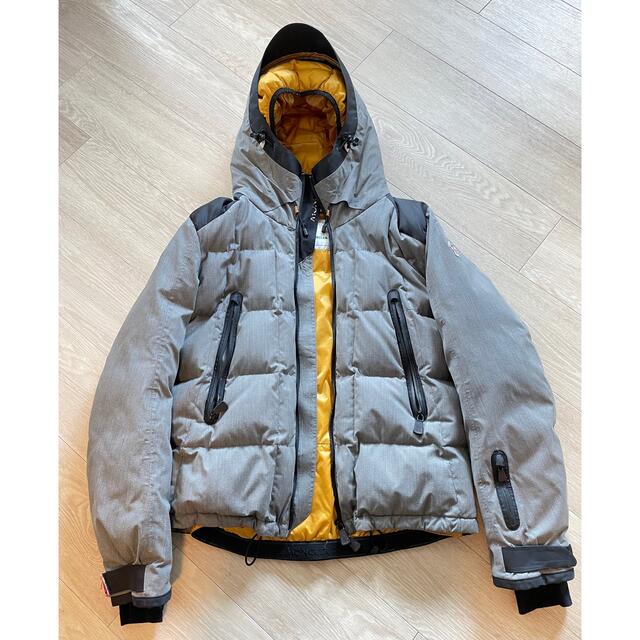 MONCLER(モンクレール)のMONCLER モンクレール ダウンジャケット 中古 メンズのジャケット/アウター(ダウンジャケット)の商品写真