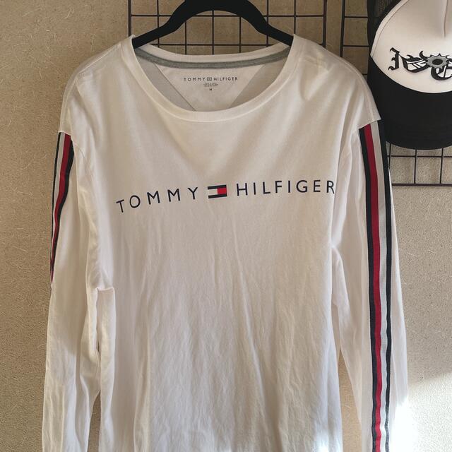 TOMMY HILFIGER(トミーヒルフィガー)のTOMMY HILFIGER  ロンＴ レディースのトップス(Tシャツ(長袖/七分))の商品写真