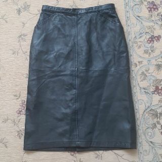 オゾック(OZOC)のラム革スカート(ひざ丈スカート)