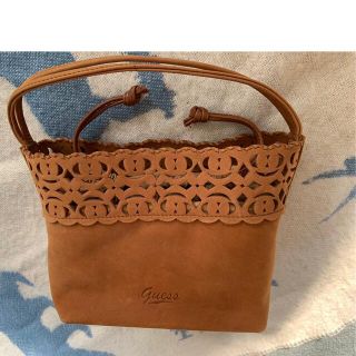 ゲス(GUESS)のGUESS 革バック　ベージュ(ハンドバッグ)