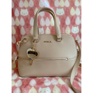 フルラ(Furla)の【値下げ】FURLA ショルダーバッグ ハンドバッグ チャーム付き 美品(ショルダーバッグ)